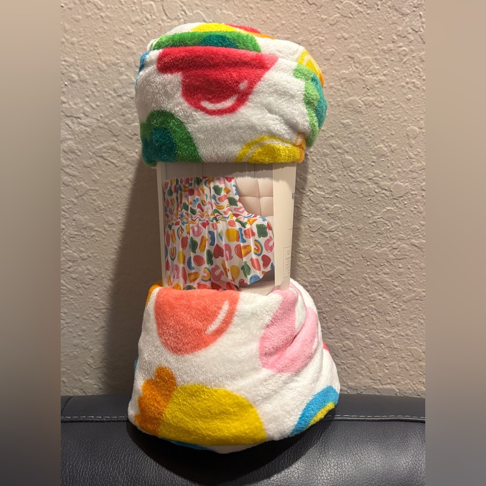 Colorful Patterned Plush Throw
